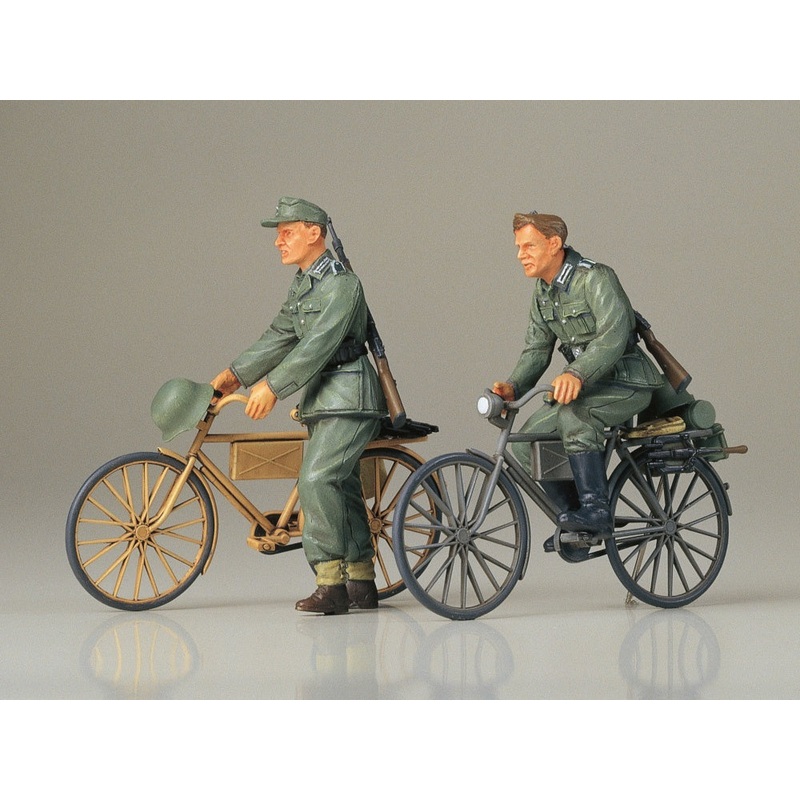 Tamiya 1:35 German Soldiers With Bicycles