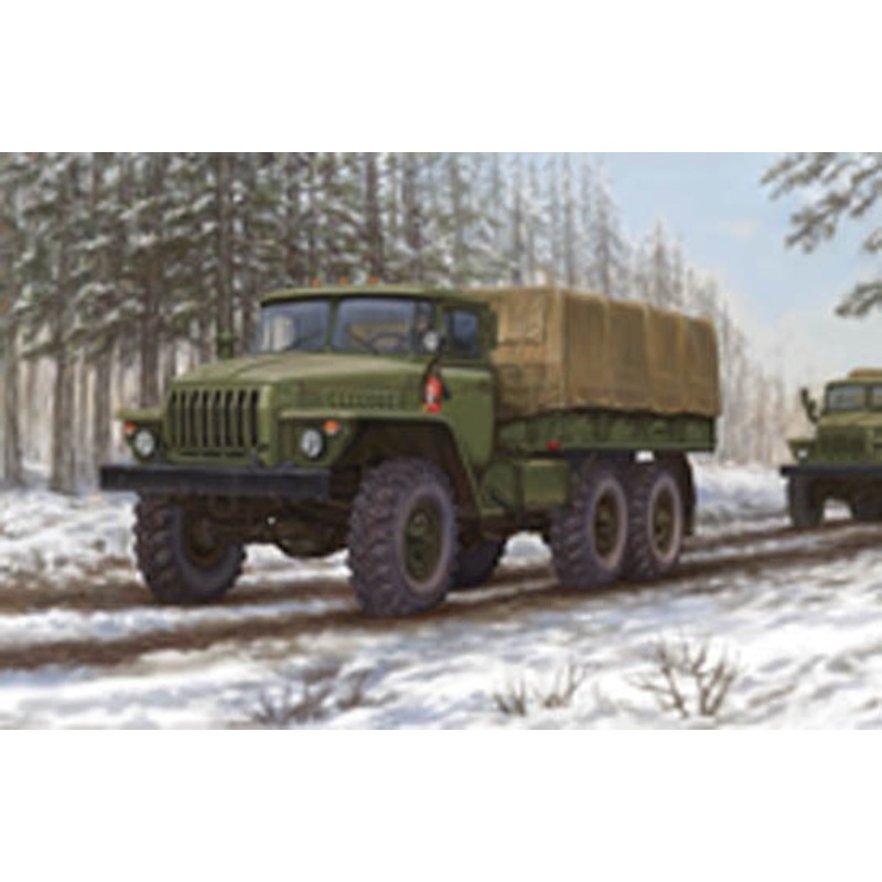 Trumpeter 1:35 Russian URAL-4320 Truck