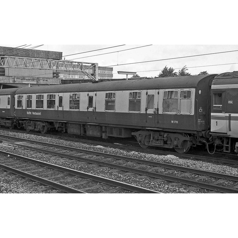 Hornby R4973 BR(M)  Mk1 RB(R)  M1712 – Era 7