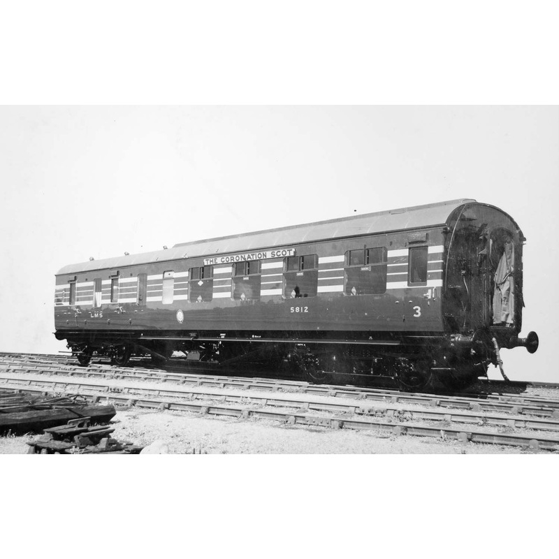 Hornby R4960 LMS  Stanier D1905 Coronation Scot 57′ BTK  5812 – Era 3