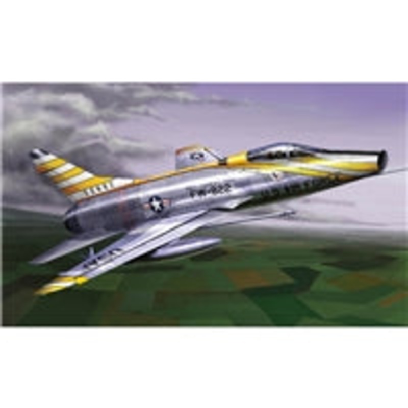 TRUMPETER 01649 F-100D SUPER SABRE  1/72 SCALE