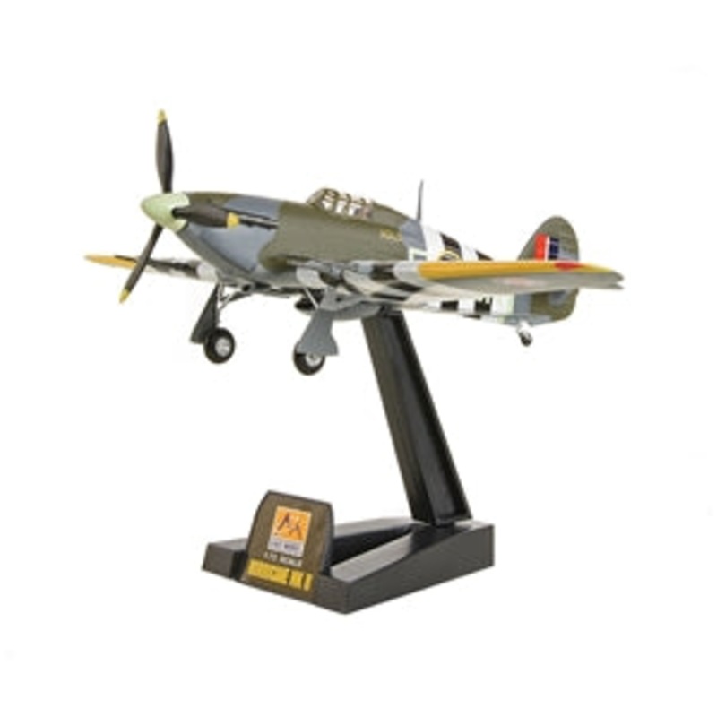 EASY MODEL PKEA33304  HURRICANE MK.II D DAY 1/72 SCALE