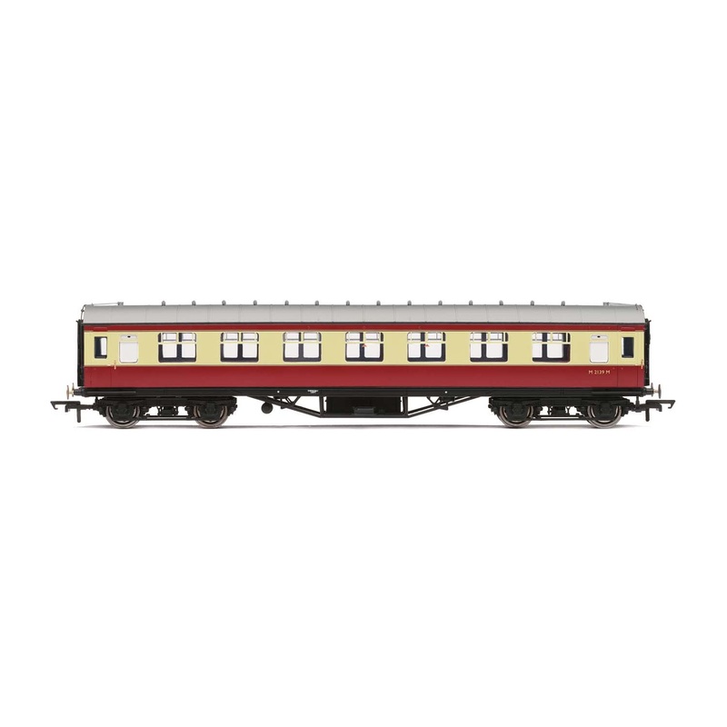 Hornby R4448B BR  Period III Corridor First  M2139M – Era 4