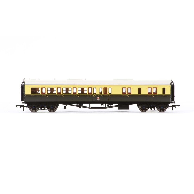 Hornby R4681A GWR  Collett ‘Bow Ended’ Corridor Brake Third (L/H)  4942 – Era 3