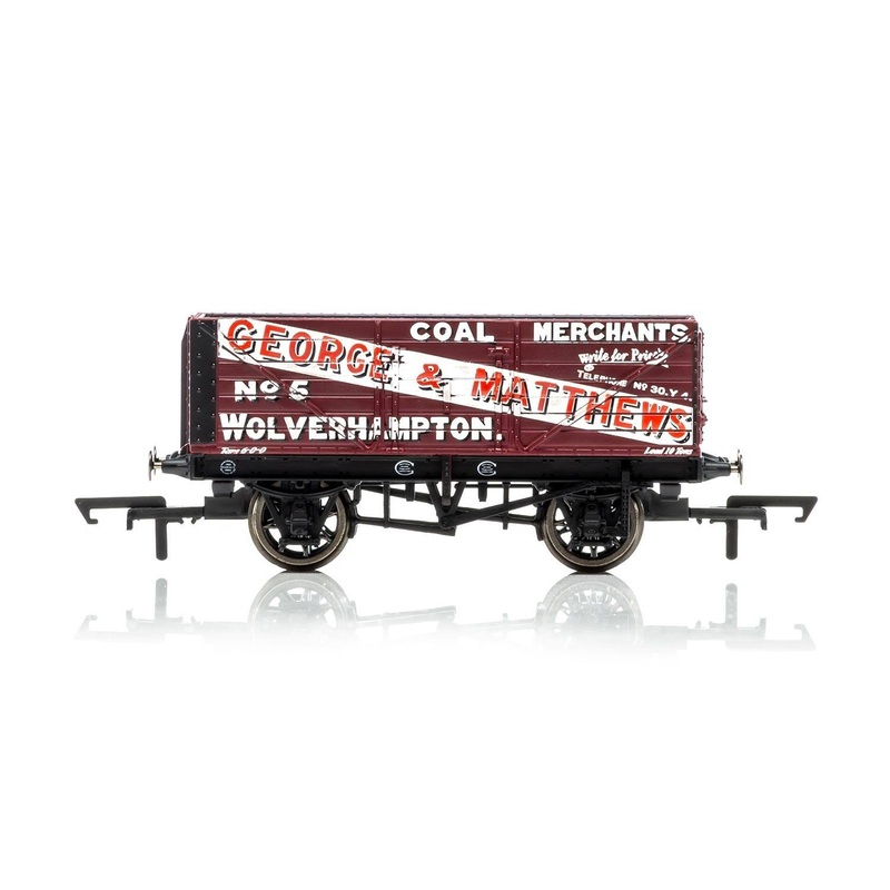 Hornby R6876 7 Plank Wagon  George & Matthews 5 – Era 2