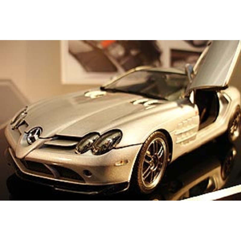 TAMIYA 24317 MERCEDES BENZ SLR MCLAREN 722
