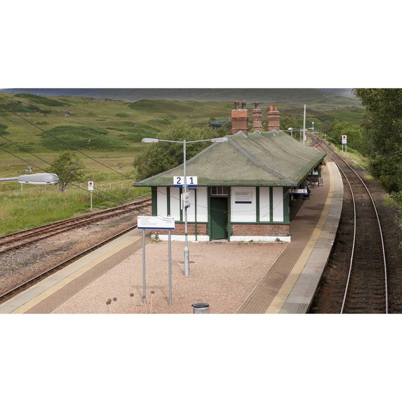 Hornby R7304 Skaledale Buildings Platform Island